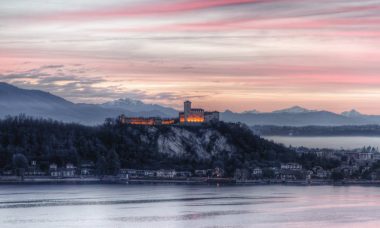 手拿包:時尚配件背後的故事與必備教訓